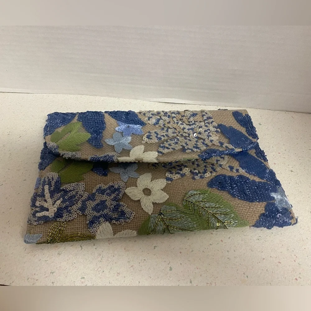 Floral Sequin Envelope Lightweight Straw Clutch